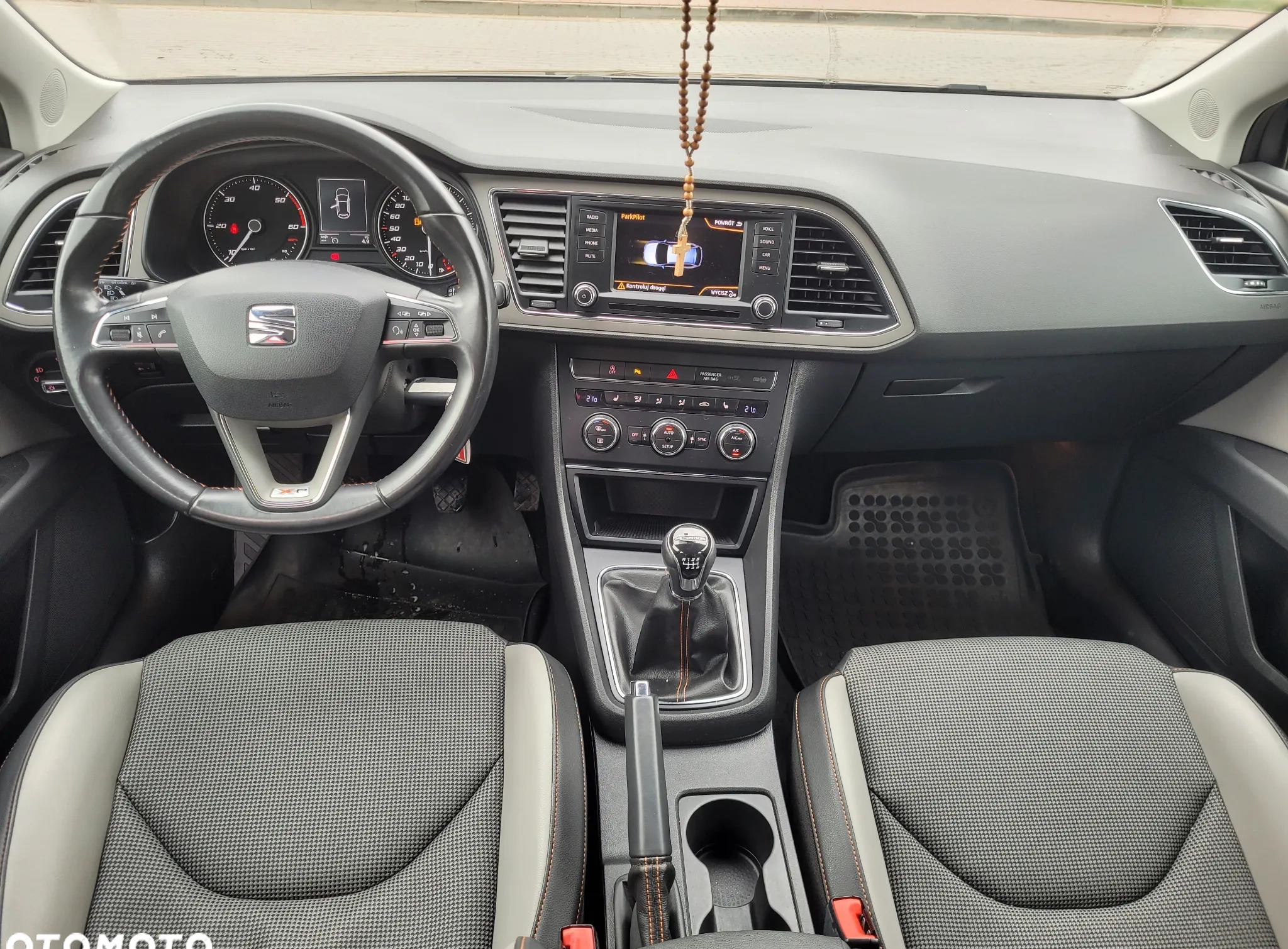Seat Leon cena 45900 przebieg: 206700, rok produkcji 2015 z Skórcz małe 497